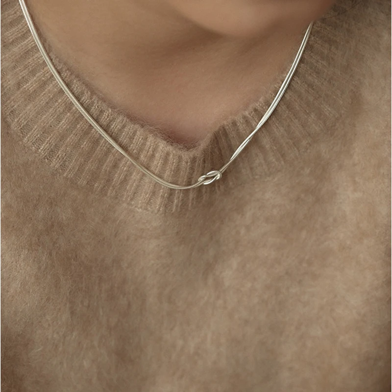 Colar Choker de Camadas Duplas em Prata Esterlina 925 com Corrente de Osso de Cobra, Simples e Moderno, para Mulheres, Acessório de Joalheria para Casamento.