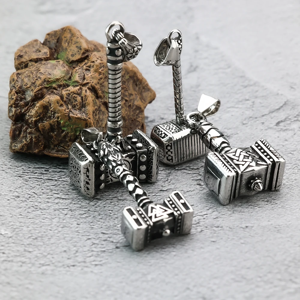 Personalized and fashionable jewelry, European and American Odin Thor Hammer, domineering men's titanium steel pendant necklace