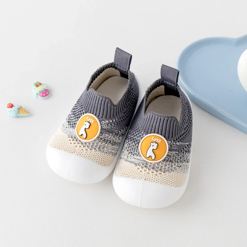 Дышащая сетчатая обувь для малышей на весну и осень, мягкая нескользящая подошва, детская обувь, новинка, детская обувь с градиентом