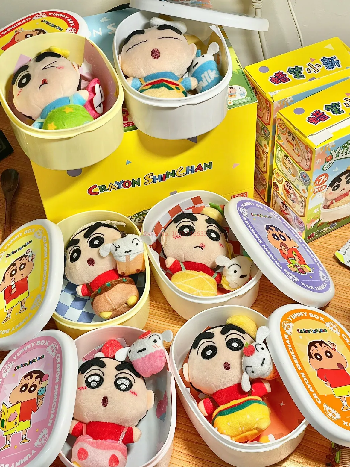 Crayon Shin-Chan Yummybox Plush Lunch Box Series, Toy Doll, Pendant Collection, Decoração bonito, Aniversário Presente, Série