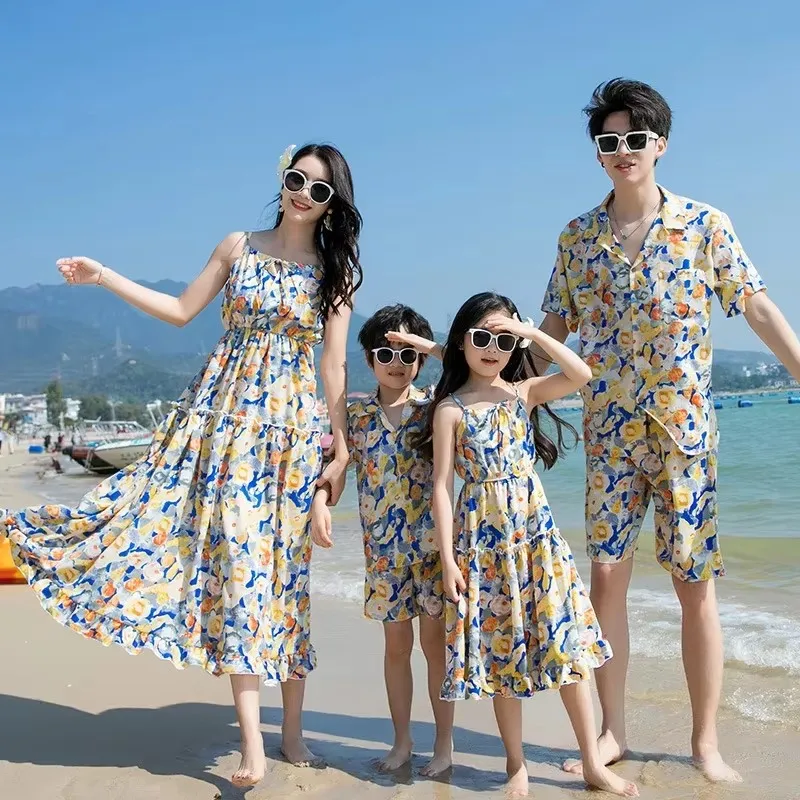 Vacation Holiday Family Matching Beach Clothes Mom and Daughter Dresses Korea Dad and Son Beach Shirts Top + Shorts Sets Outfits