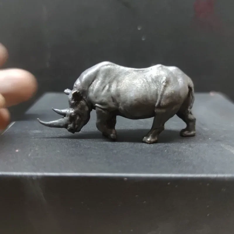 

Figurine Creative Black Pure Copper Model Animal Rhinoceros Gifts Statue Tabletop Penholder for Office Home Ornament Statue Toys