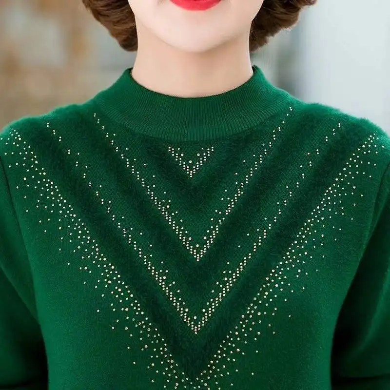 

New Winter Knitted Sweater for Middle-Aged Plus Size Fleece Lined Warm Top for Seniors Elegant Commute Style Long Sleeve M155
