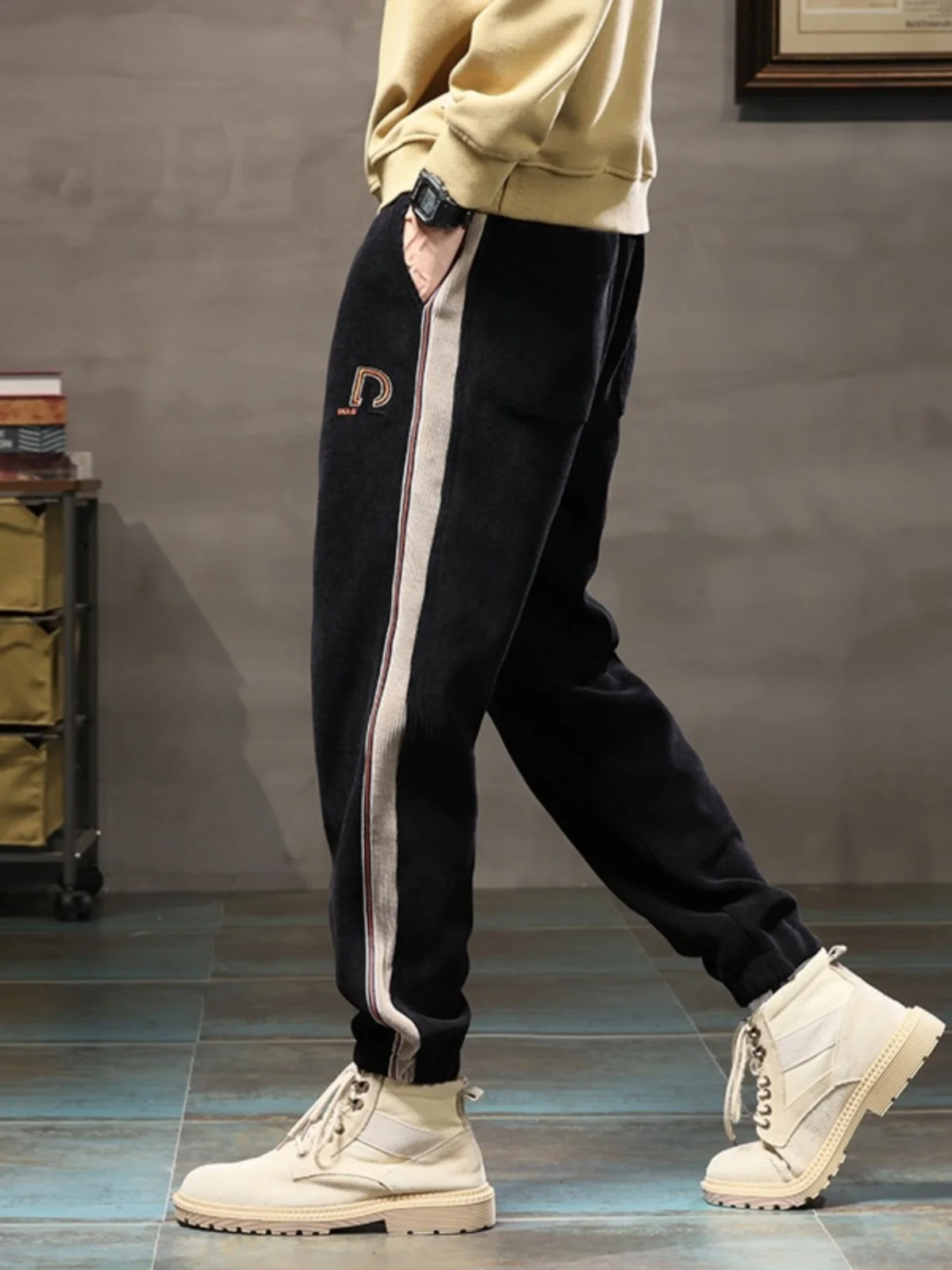 

Men's Corduroy Pants Autumn Winter Loose Large Size Fce Lined Warm Cuffed Sports Casual Sweatpants Trendy All-Match