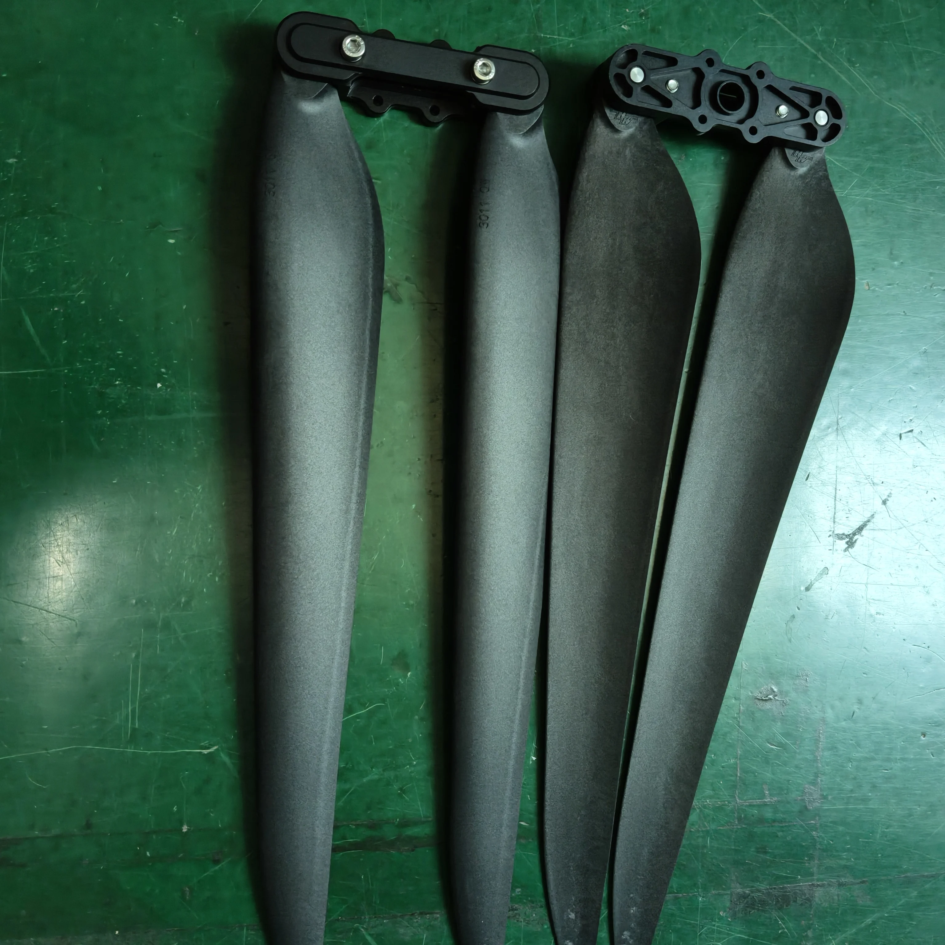 

Hobbywing 3011 CW CCW Propeller Folding Blades For X8 Power System Carbon Drone Propellers For Agricultural Drones UAV