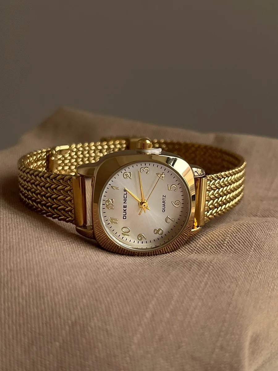 

New Square Minimalist Digital Watch For Women, High-End And Versatile Design, Student Quartz Watch, Watch Accessory.