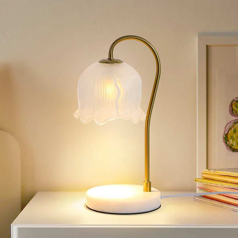 Lámpara de mesita de noche LED para dormitorio, luces de noche de flores simples de lujo, cálidas y románticas, decoración de habitación de niñas, lámparas de mesa