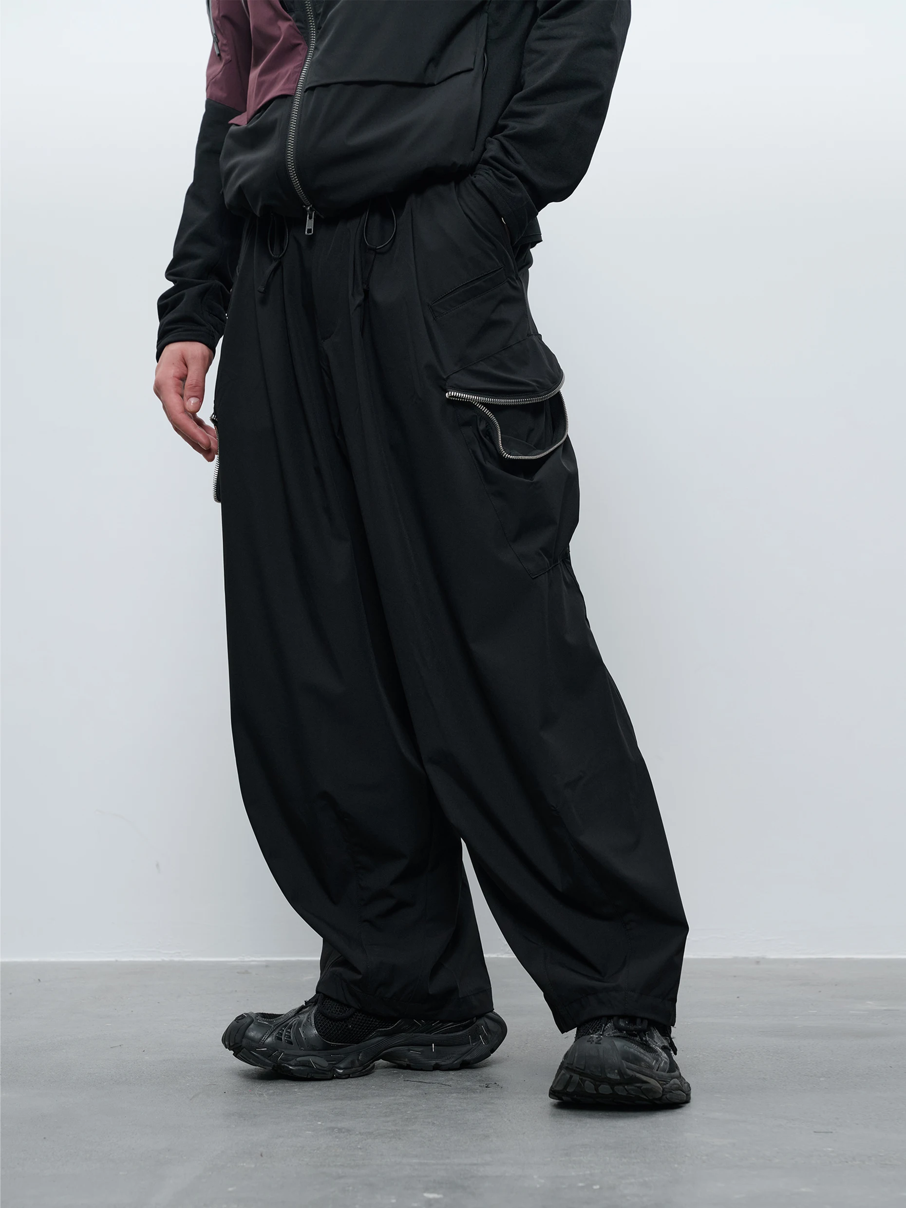 

INCONSTANT 25AW P16E-BLK multi pocket cargo pants Black Avant-Garde Fashion streetwear workwear Loose trousers
