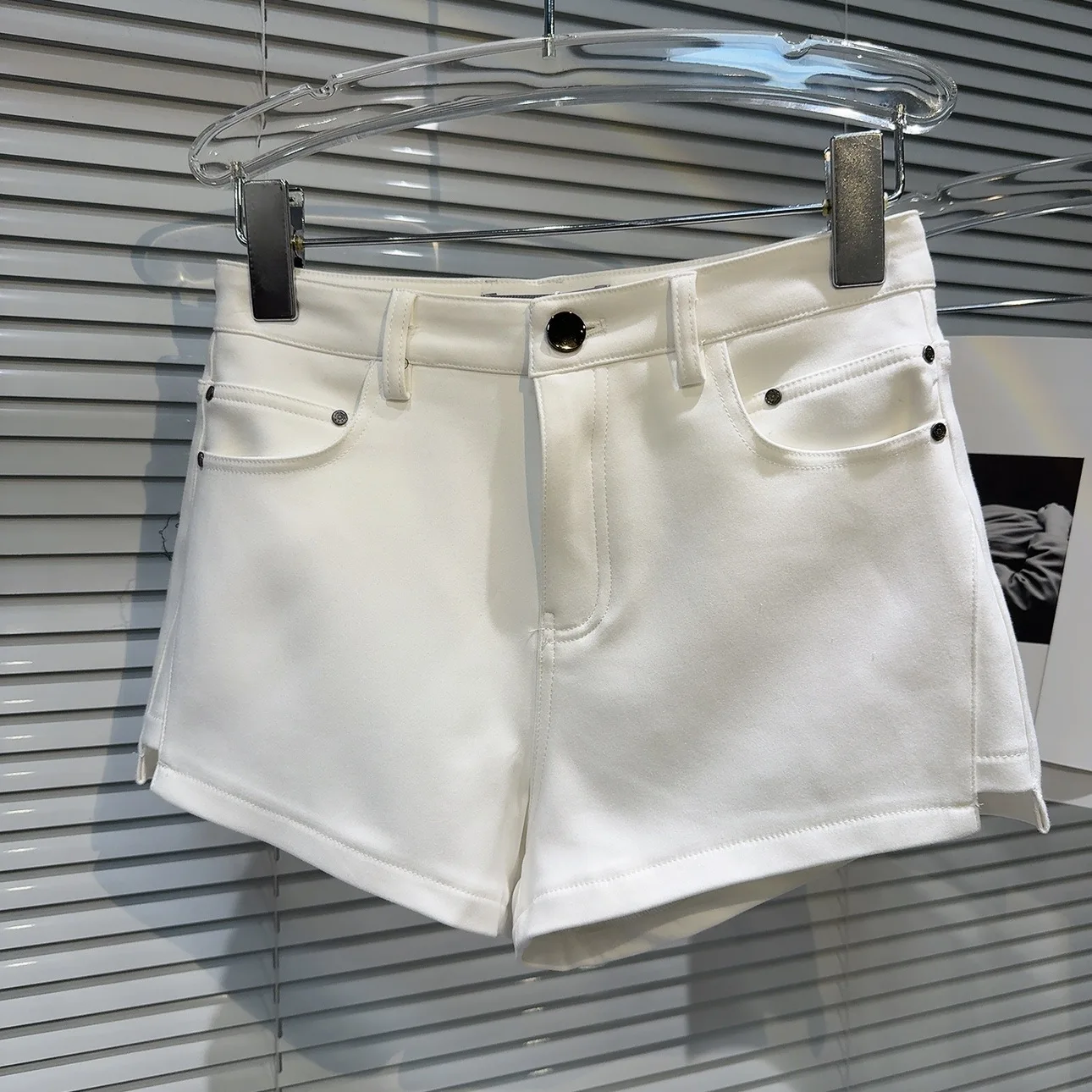 2026 New Spice Girl Rivet Side Split Design Slim Shorts Women
