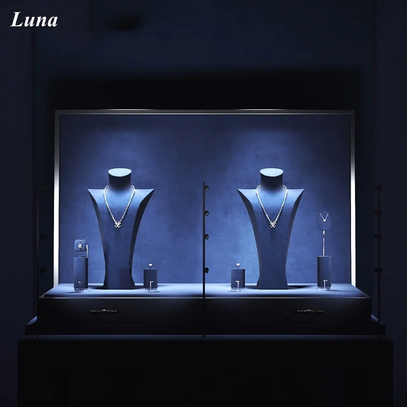 

Jewelry Chest Necklace Display Props Portrait Jewelry Diamond Necklace Display Shelf Necklace Show Jewelry Dispaly Stand