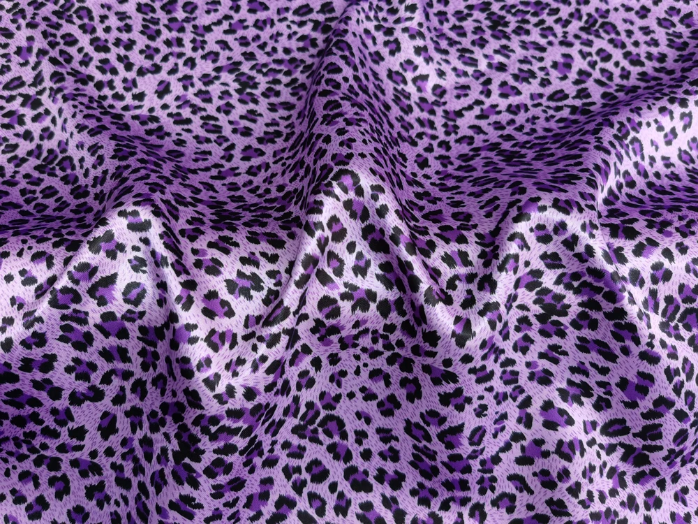 1 Meter x 1,48 Meter Afrika-Leopardenmuster Satinstoff für Schals, Kleider, Pyjamas und Futter – Detail 27