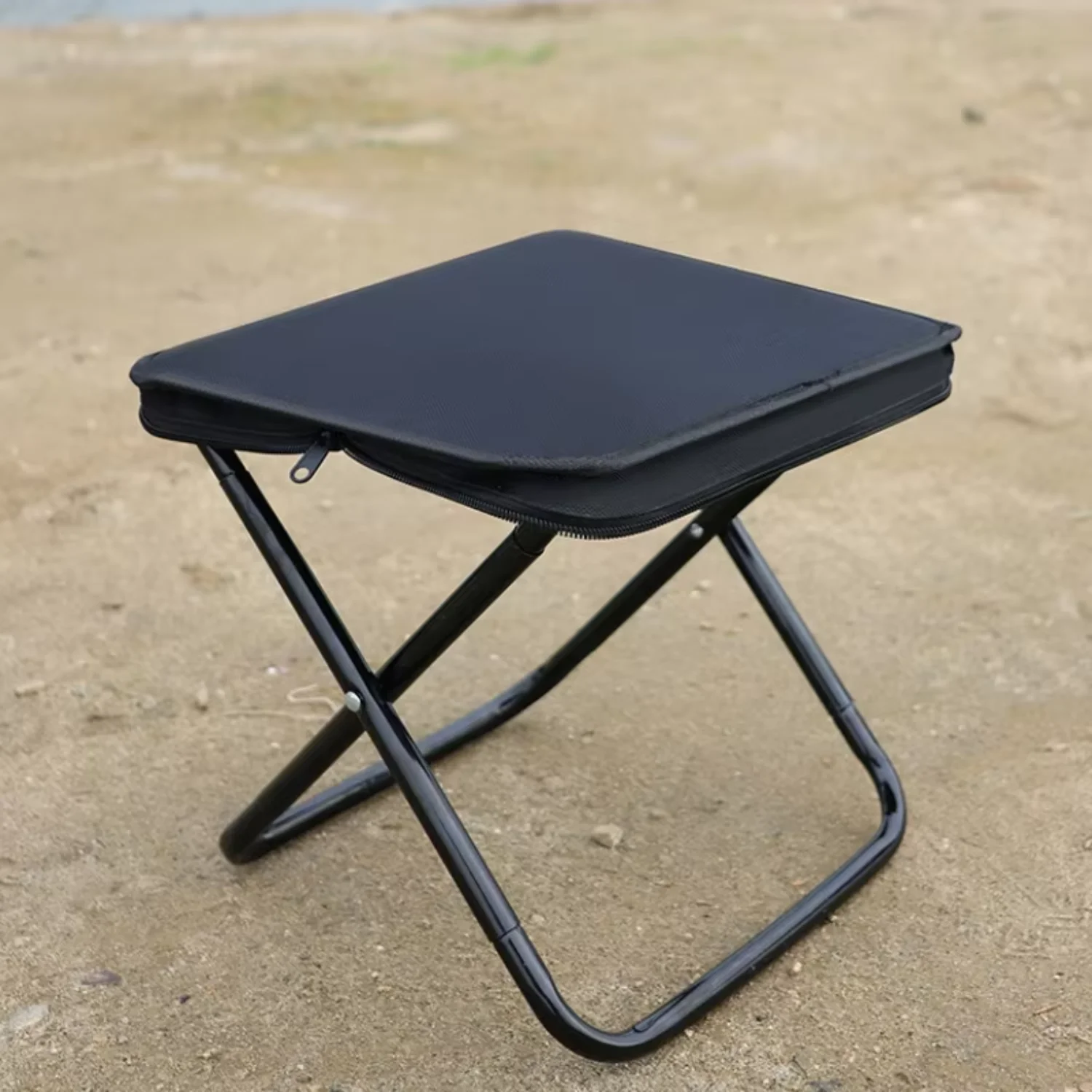 Sgabello pieghevole da esterno con pochette Sgabello pieghevole portatile Attrezzatura da campeggio Piccola sedia pieghevole da campeggio