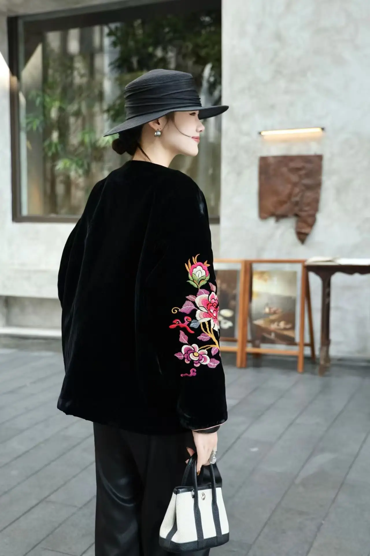 Otoño nuevo cuello redondo seda + tela de terciopelo exquisito Palacio bordado Irregular botones hechos a mano estilo Retro abrigo de mujer S-XL