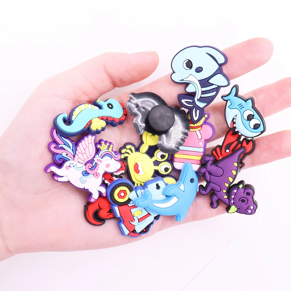 Wholesale 50pcs PVC Shoe Charms Crab Dinosaur Dolphin Shark Hole Slipper Accessories Kids Shoe Ornament Fit Hot DIY Party Gift