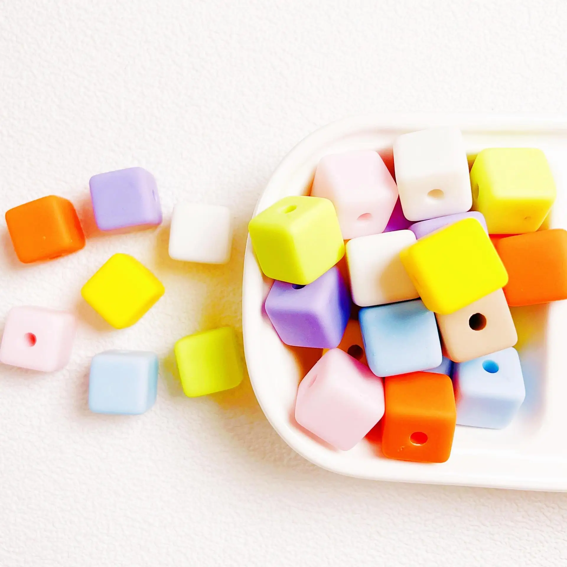 

Trendy New Pastel Colors Luminous Cube Squae Acrylic Jewelry Beads Fit Girls Summer Party Necklace Bracelet Earring 16mm 80pcs
