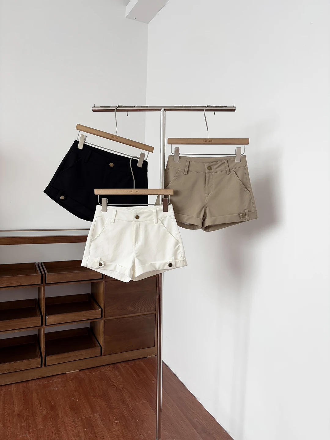 Khaki A-Line Wide Leg Short Pants Women's Commuter Style Slim Fit Summer New Roll-Up Versatile Hot Pants Trendy Ladies Shorts