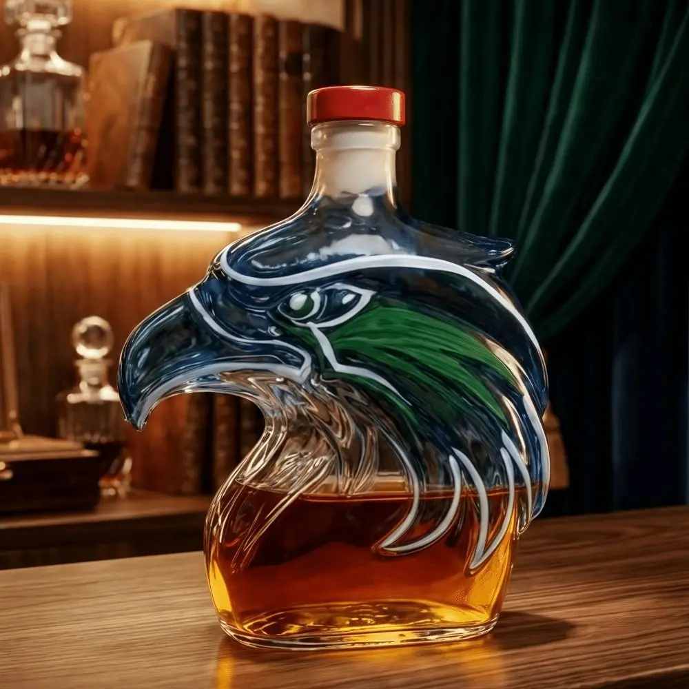 Unique 3D Eagle Whiskey Bottle Transparent 300 Ml Glass Decanter Sturdy with Cover Eagle Head Wine Bottle Home Decor