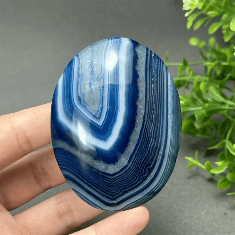 Artificial Blue Agate Oval Palm Stone Polished Elegant Crystal for Home/party Decorations Ideal for Parents Massage Gift