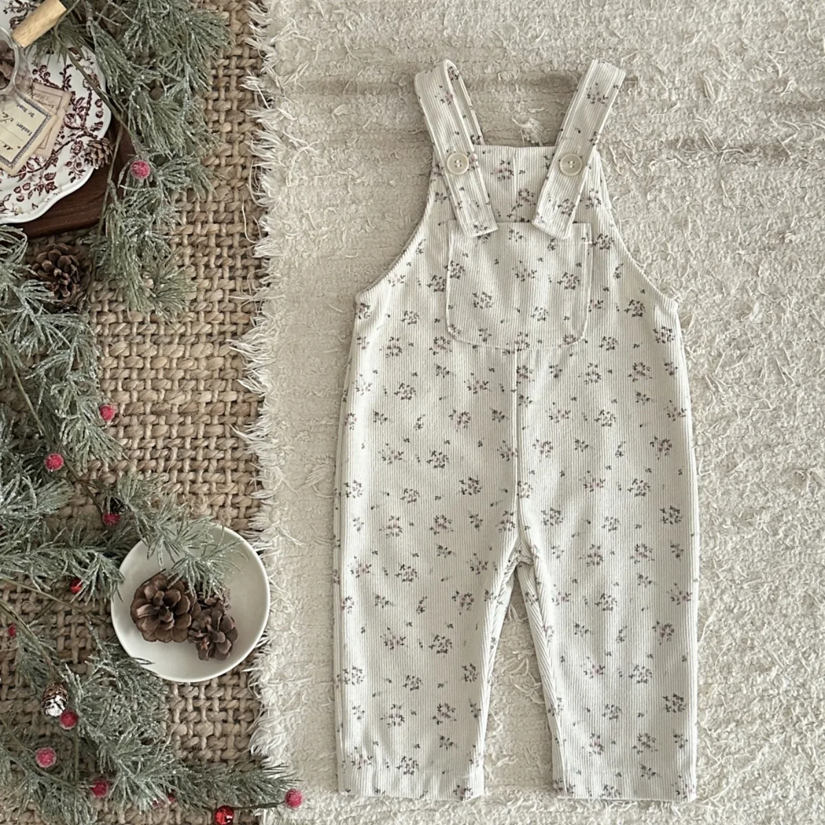 

Новорожденный ребенок девочка одежда рукавов Romper большой карман на груди Цветочный принт вельветовые комбинезоны Детские костюмы