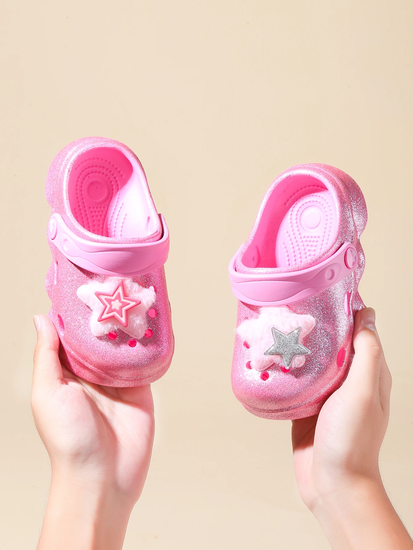 Kinder-Glitzer-Clogs, Leichte EVA-Gartenschuhe, Wasserdichte Rutschfeste Sandalen, Bequeme Slip-On Schuhe für Drinnen und Draußen 1214 – Detail 6