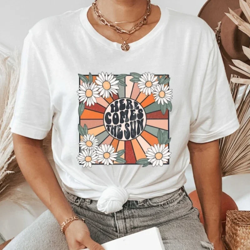 Summer Harajuku Print Here Comes The Sun Graphic T Shirts Retro  Casual Vacation Short Sleeve Tops Womans Short Sleeve Tee