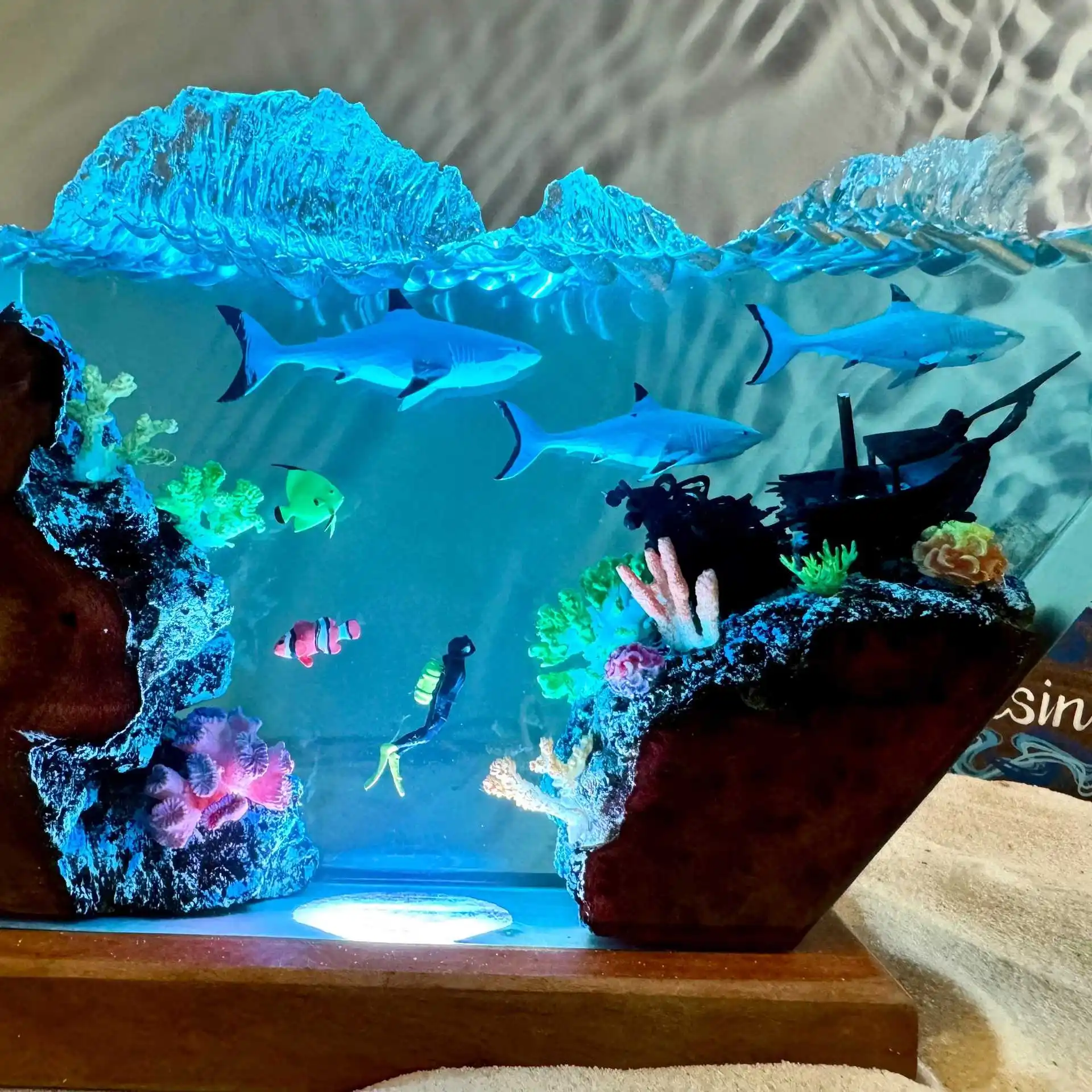6X4 Inches Micro-divers and Shark Epoxy Resin Lamp Ornaments for Home Art Decoration Exquisite Gifts