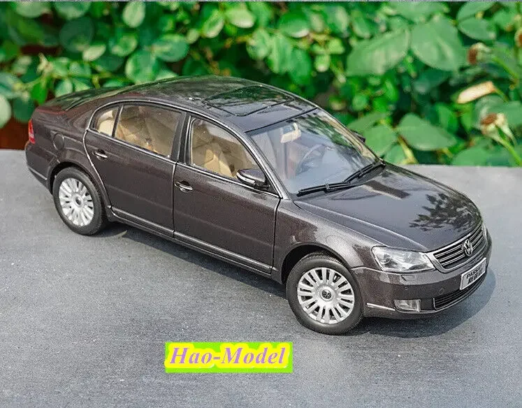 1/18 For Shanghai VW New PASSAT Model Car Alloy Diecast Metal Boys Toys Kids Gifts Hobby Display Ornaments Collection Cyan