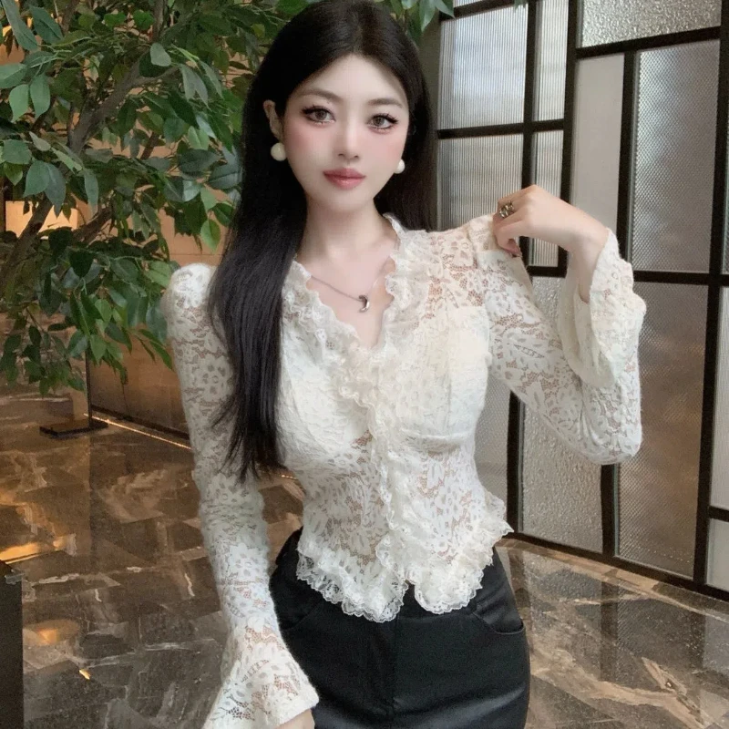 Retro Short Matte Lace Shirt Women's Splicing Lace Slim Fit Hollow Bottom Shirt Long Sleeve Top