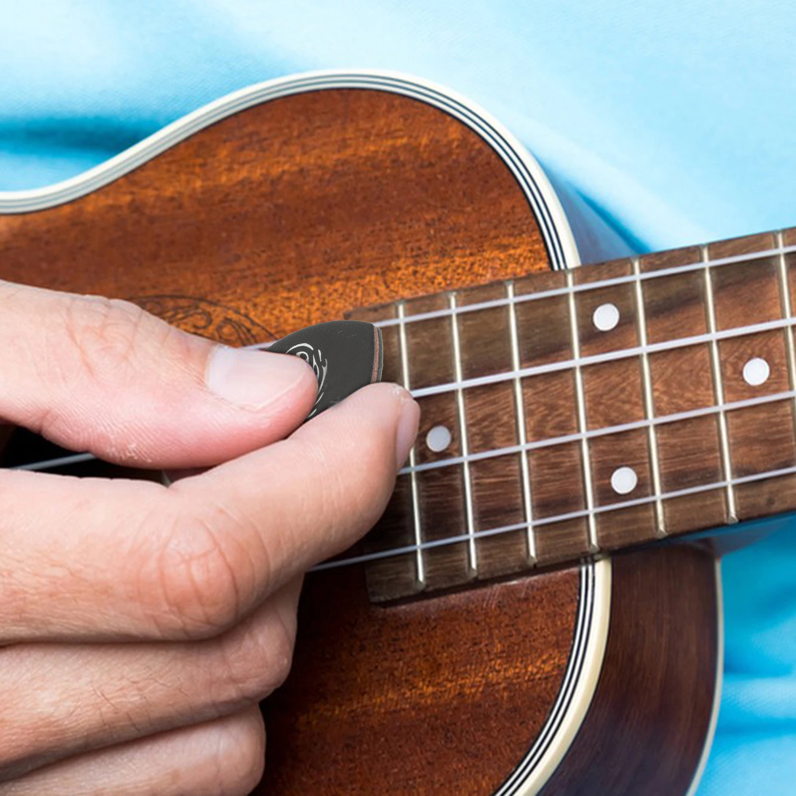 

Guitar Picks Durable Multipurpose Ukulele Replacement Picks Exquisite Craftsmanship Fine Detail For Electric Guitar