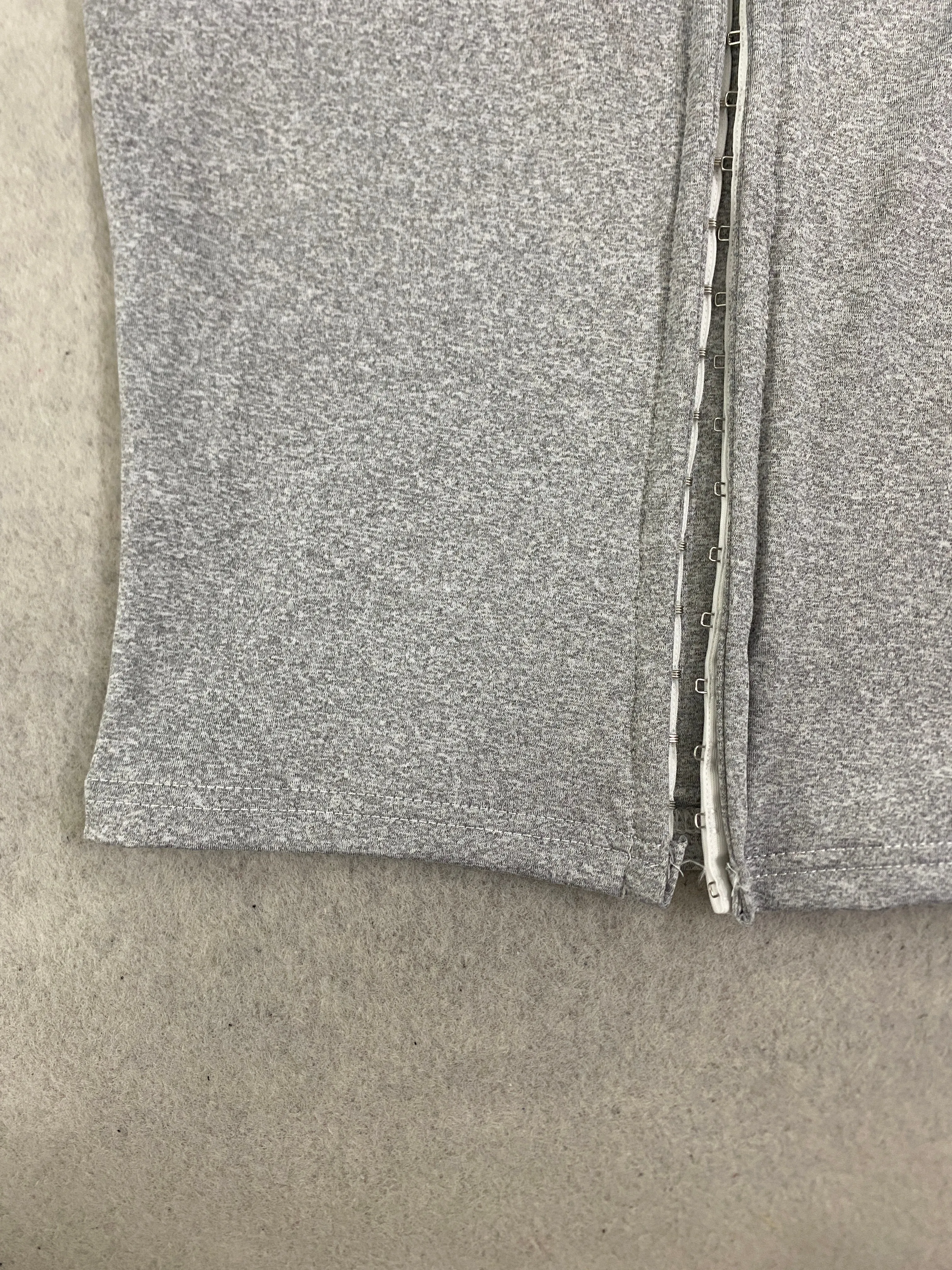 Y2K Streetwear Damen Asymmetrisches Cami-Top mit Hohlem Ausschnitt, Reißverschluss vorne, geraffter, figurbetonter, ärmelloser, kurzer Tank-Top – Detail 7