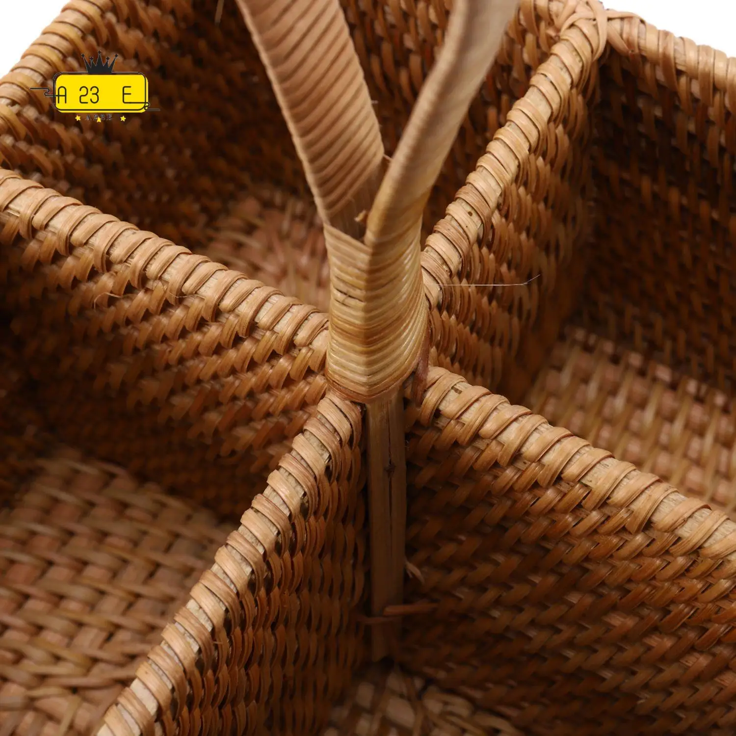 

A23E-Hand-Woven Wicker Straw Storage Basket Portable Four Compartment Classification Storage Fruit Basket Home Storage
