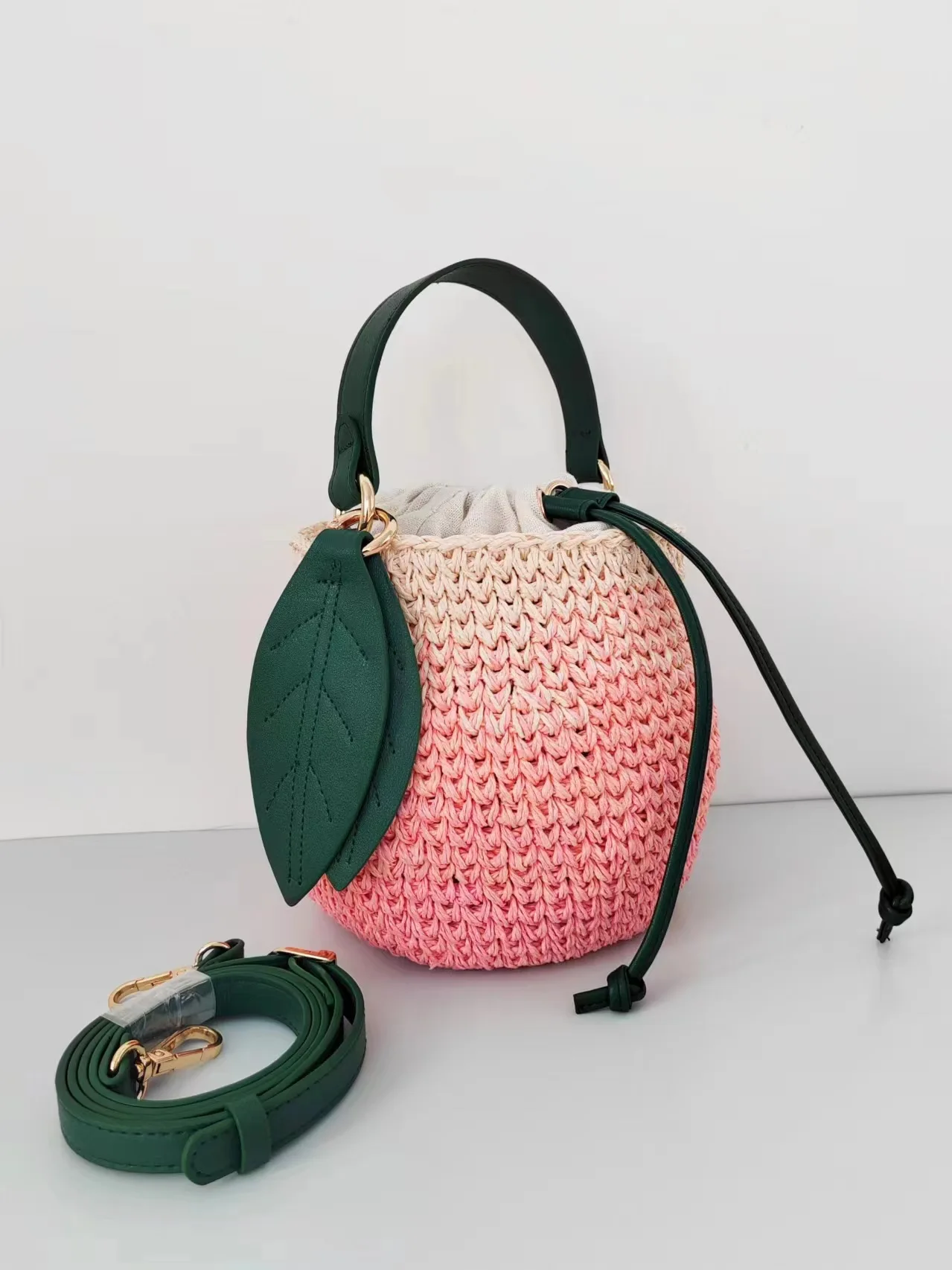 

2024 Novel Handmade Gradient Peach Knitted Cross Body Bag DIY Personalized Hooked Wool Small Body Bag Cartoon Cute Sling Bag