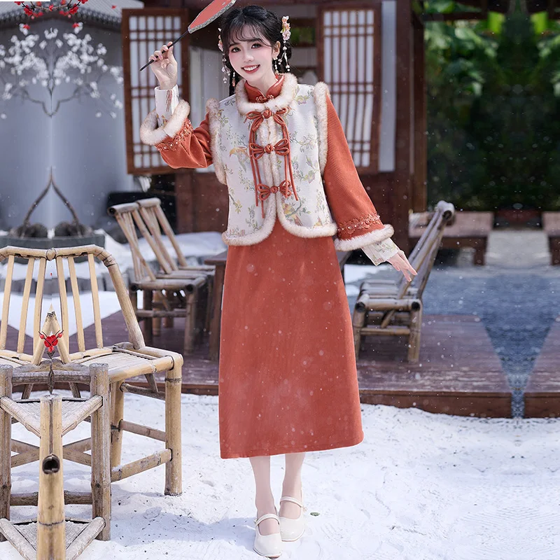 Realistic shooting of new Chinese Hanfu Tang style standing collar buckle festive thick cheongsam jacquard frayed edge improved