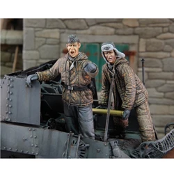 1/35 Scale Resin Figure Model Kit Tankers Loading Ammo in Winter Dress 2 Persons Hobby Miniatures Unassembled and Unpainted N637