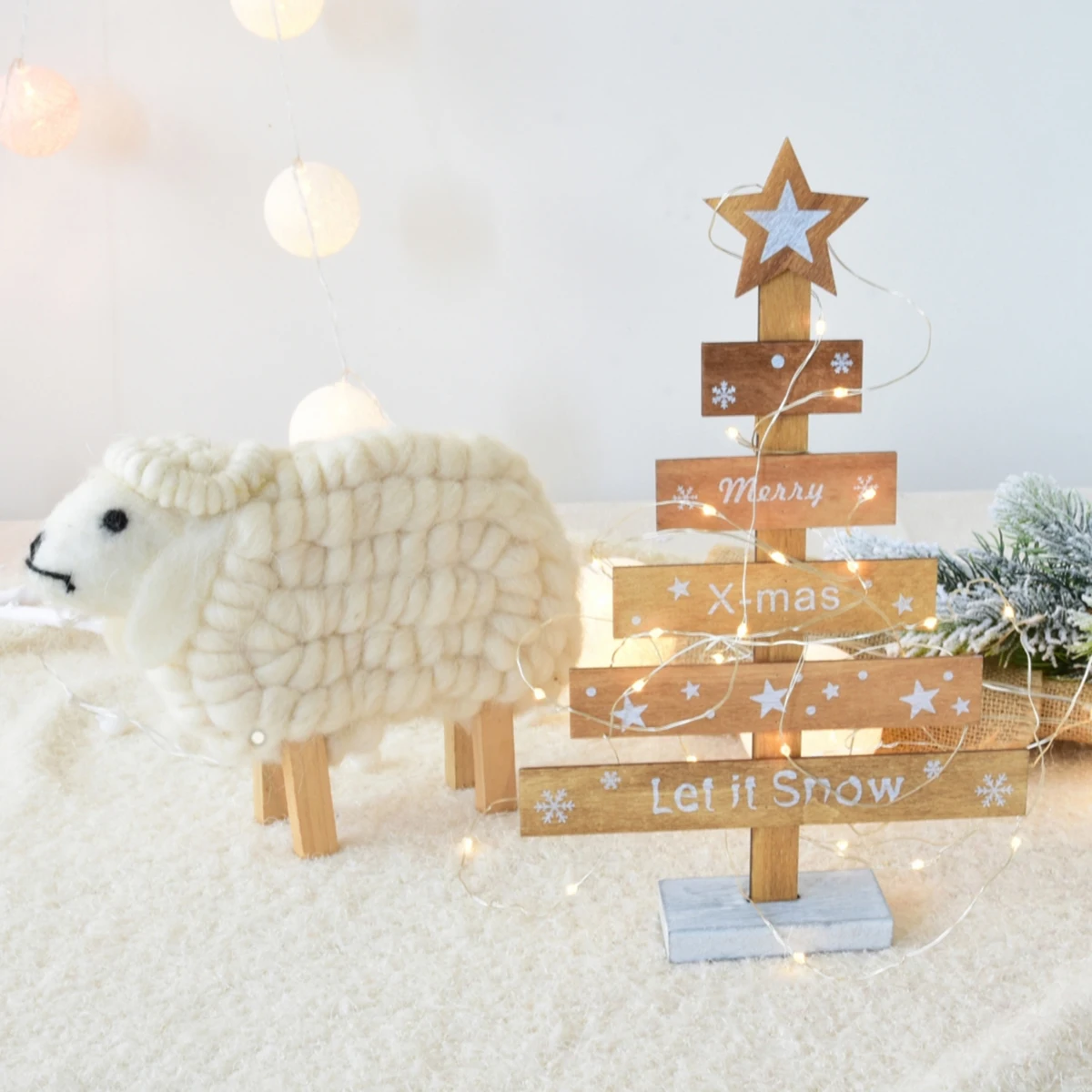 

Wooden Christmas Tree Mini Craft Ornament for Living Room Bedroom Cafe Shop Window Display Holiday Table Desk Decorations