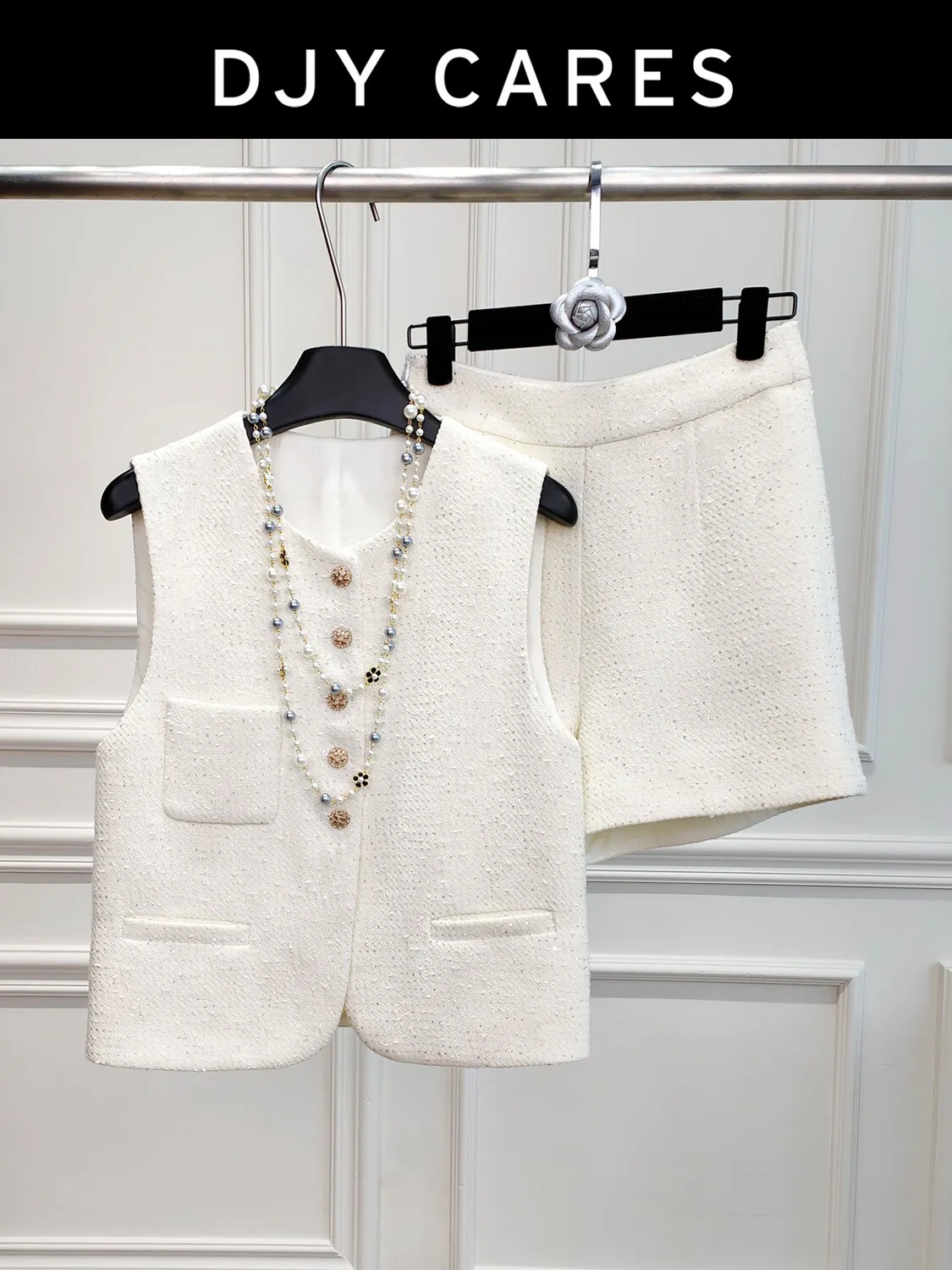 

Новый темпераментный костюм, небольшой жилет в стиле ароматов, топ + легкие зрелые шорты, большой размер