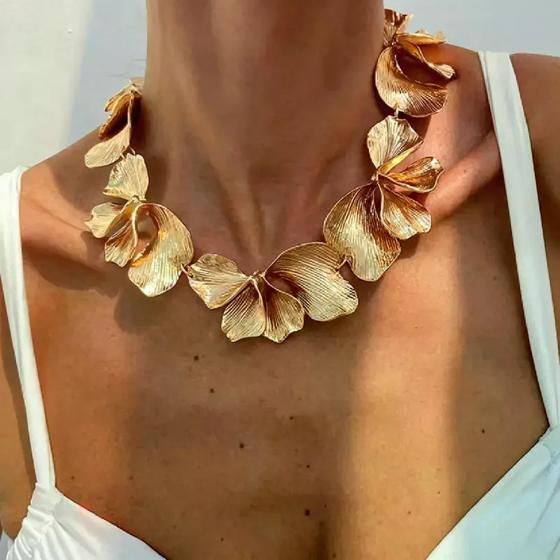 

Vintage Ingemark Punk Irregular Petals Flower Chain Necklace for Women Fashion Gold Color Metal Choker Steampunk Jewelry Gift