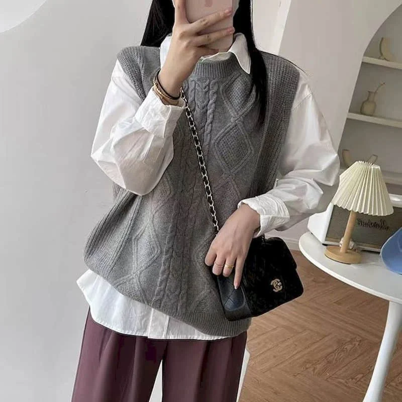 Vintage Sweater Vest for Women O-neck Korean Style Loose Literary Knitted Vest Casual Sleeveless Jackets Aesthetic Women Clothes