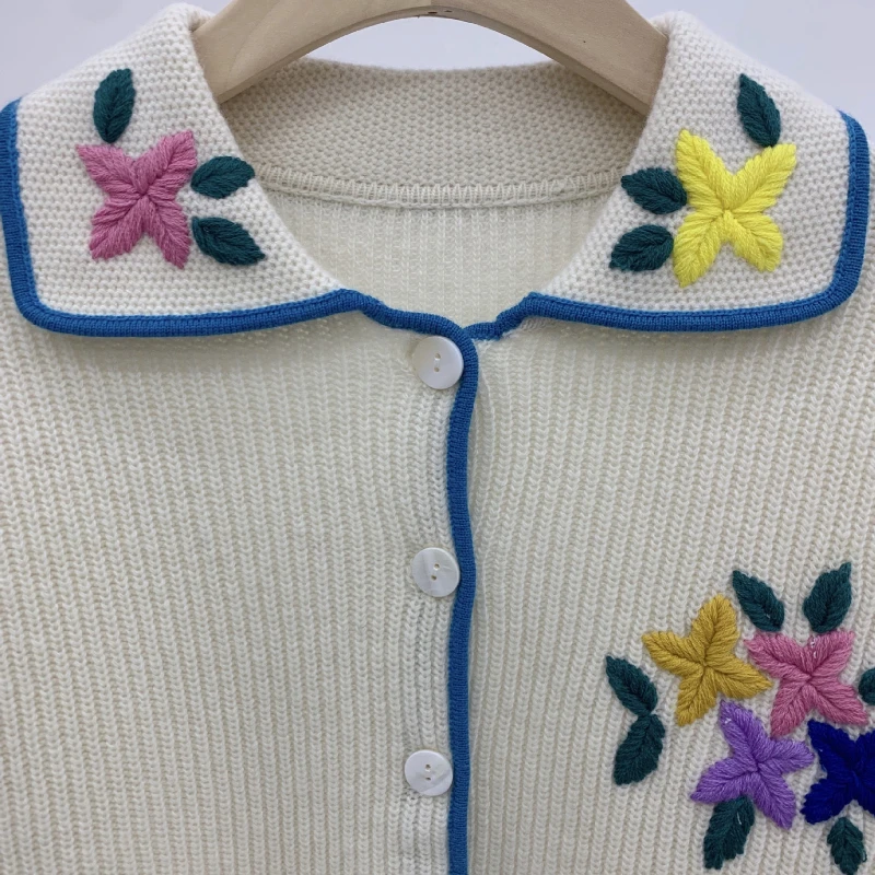 Imagem -04 - Cardigã Vintage Bordado Floral de lã Feminina com Gola de Lapela Coreano Dongdaemun Top de Malha Retrô Clássico Outono Inverno Novo 2023