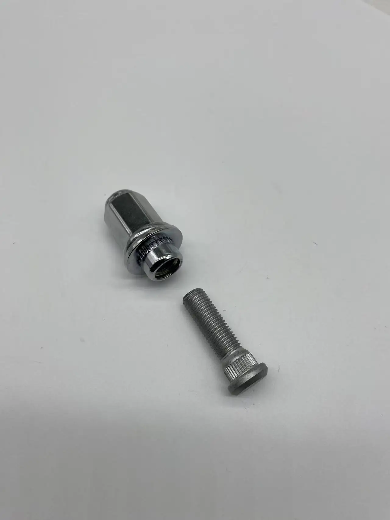 

1pc For Toyota 17-24 HILUX REVO Hub Screw Cap Wheel Nut Screws