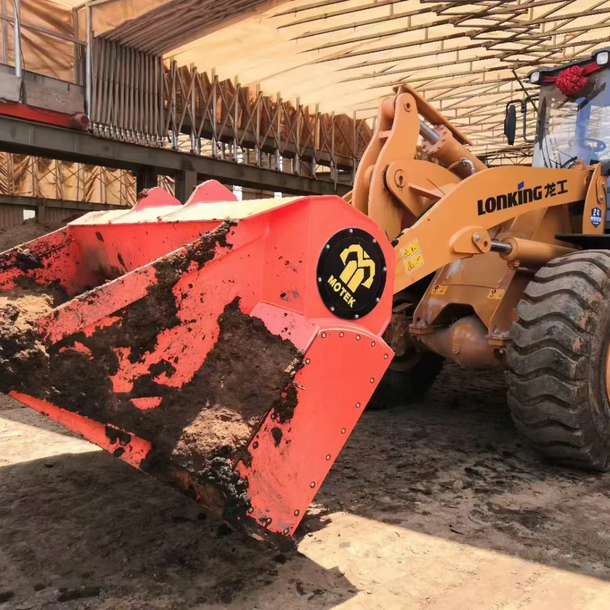 MOTEK Hersteller Baumaschinen Schaufel Radlader Siebschaufel Aufsatz Kompaktlader Siebschaufel