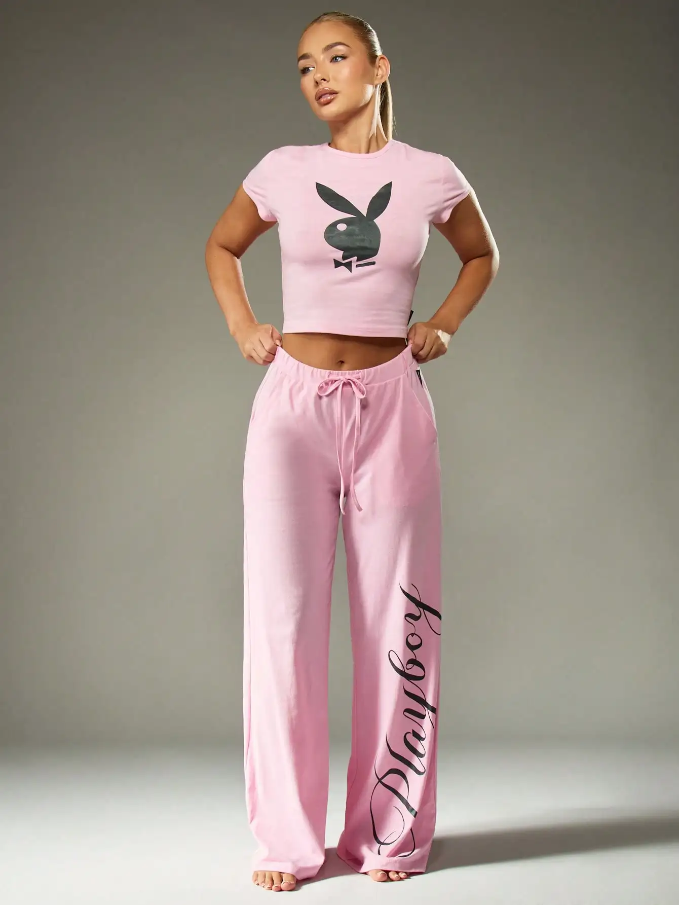 

Pink Crop Top and Wide Leg Lounge Pants Set with Graphic Print
