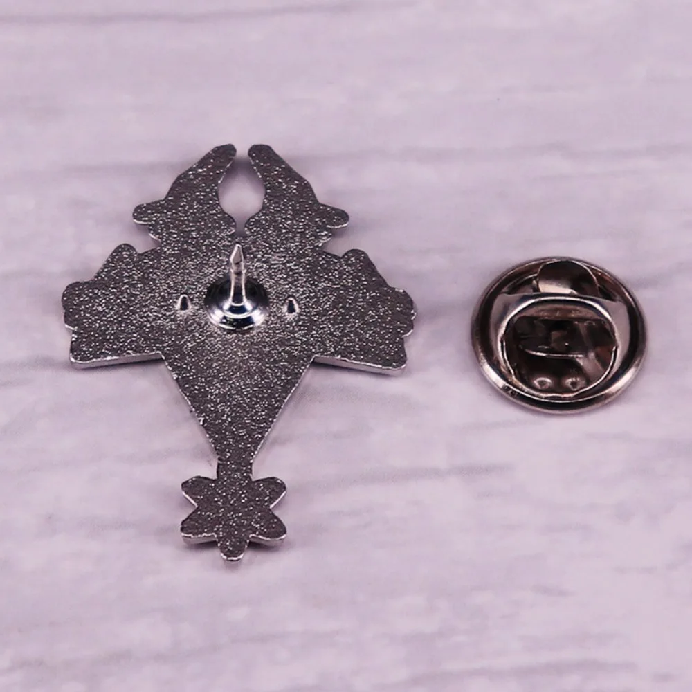 Vintage Trick Magic Pattern Lapel Pin Funny Twin Brothers Design Metal Badge Decorative Brooch Daily Outfit Collectible Jewelry