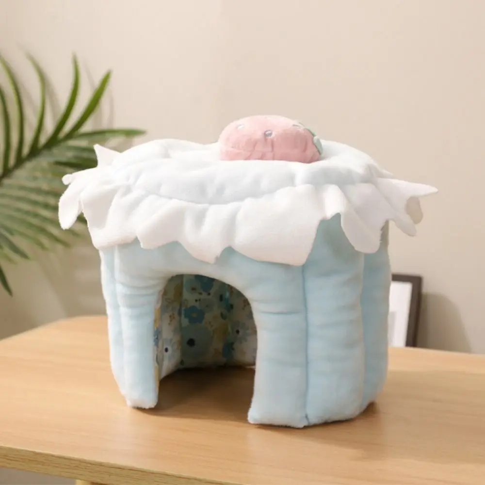 Cute Cake Shape Pet Hideout House Strawberry Design Comfortable Hamster Bed Cave Soft Hamster Warm Nest For Autumn Winter