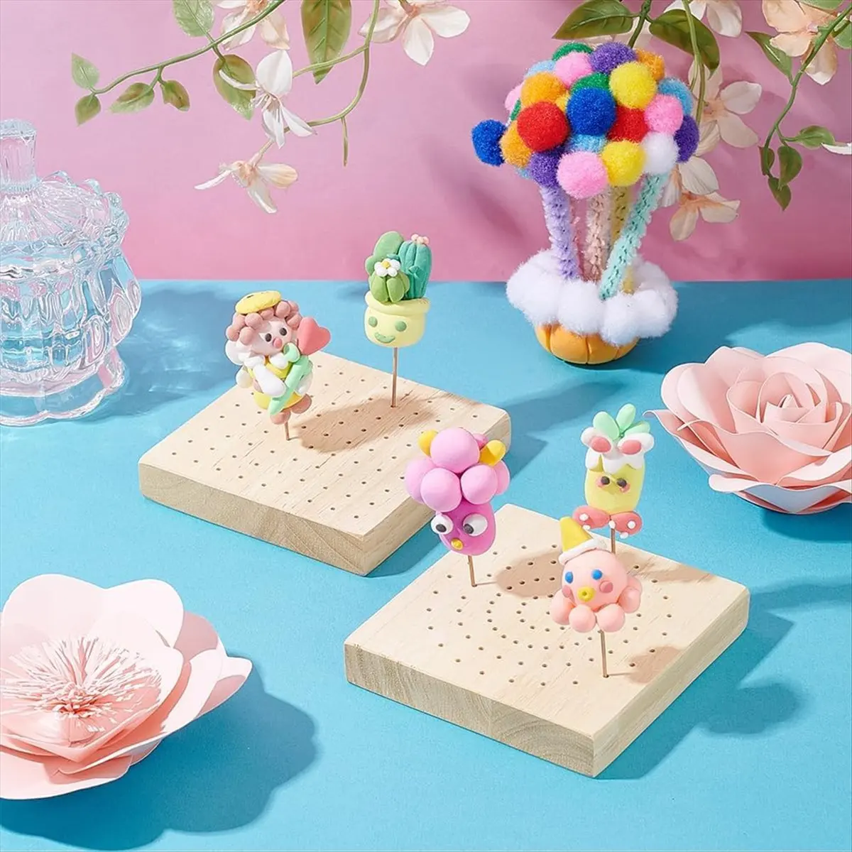 A79G 2Pcs 3.9x3.9 Inch Mini Wooden Skewer Holder Square Pick Display Stand for Craft Pottery Clay Model Displays