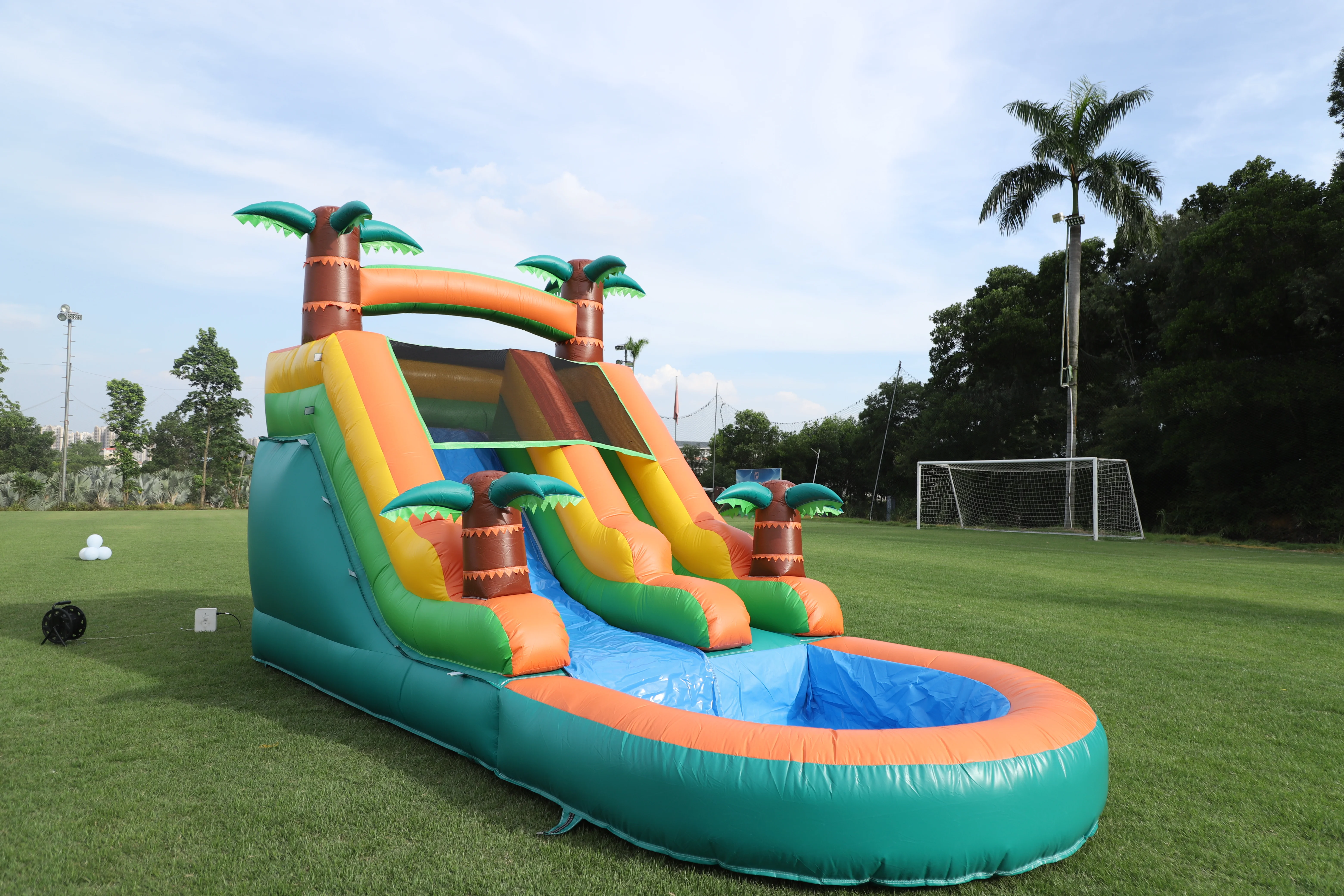 Aufblasbarer Pool, aufblasbare Sommer-Outdoor-Luft-Hüpfburg, Wasserspielgeräte, aufblasbare Doppelrutsche, Blasenball – Detail 2