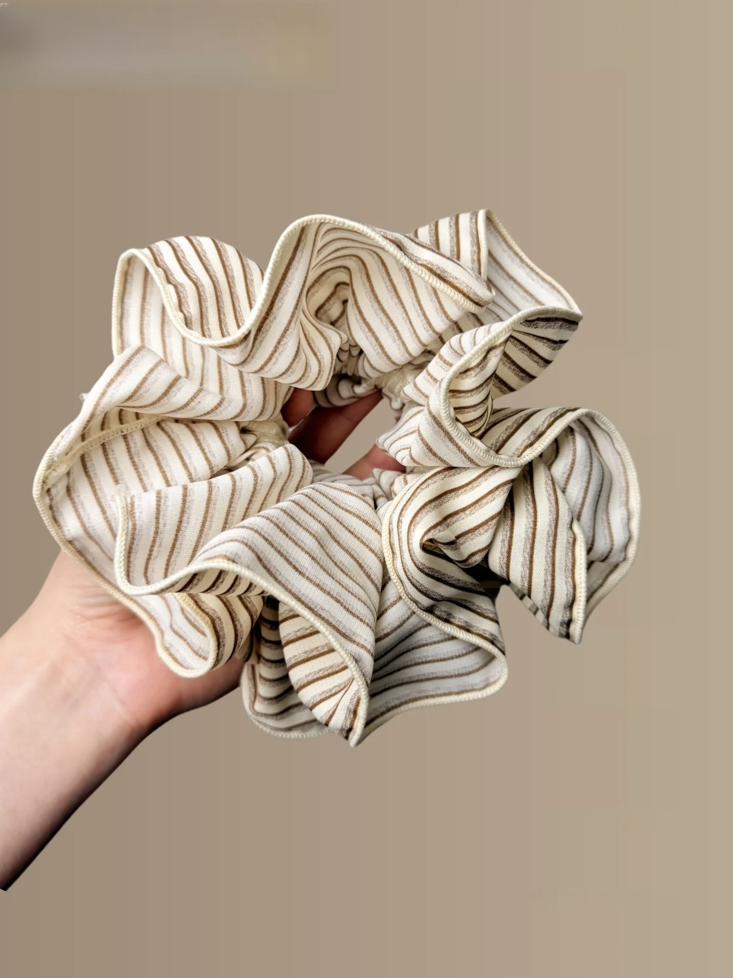 acessorios-de-cabelo-femininos-travel-fre-sle-faixa-de-cabelo-listrada-para-coque-baixo-elasticos-de-cabelo-presilhas-de-cabelo-scrunchies