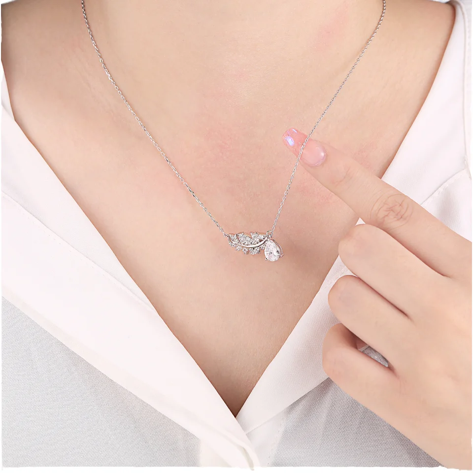 

Sun Star 925 Sterling Silver Women's Necklace Pear Cut Zircon Stone Feathers Pendant with Heart-shaped Diamond Fine Jewelry