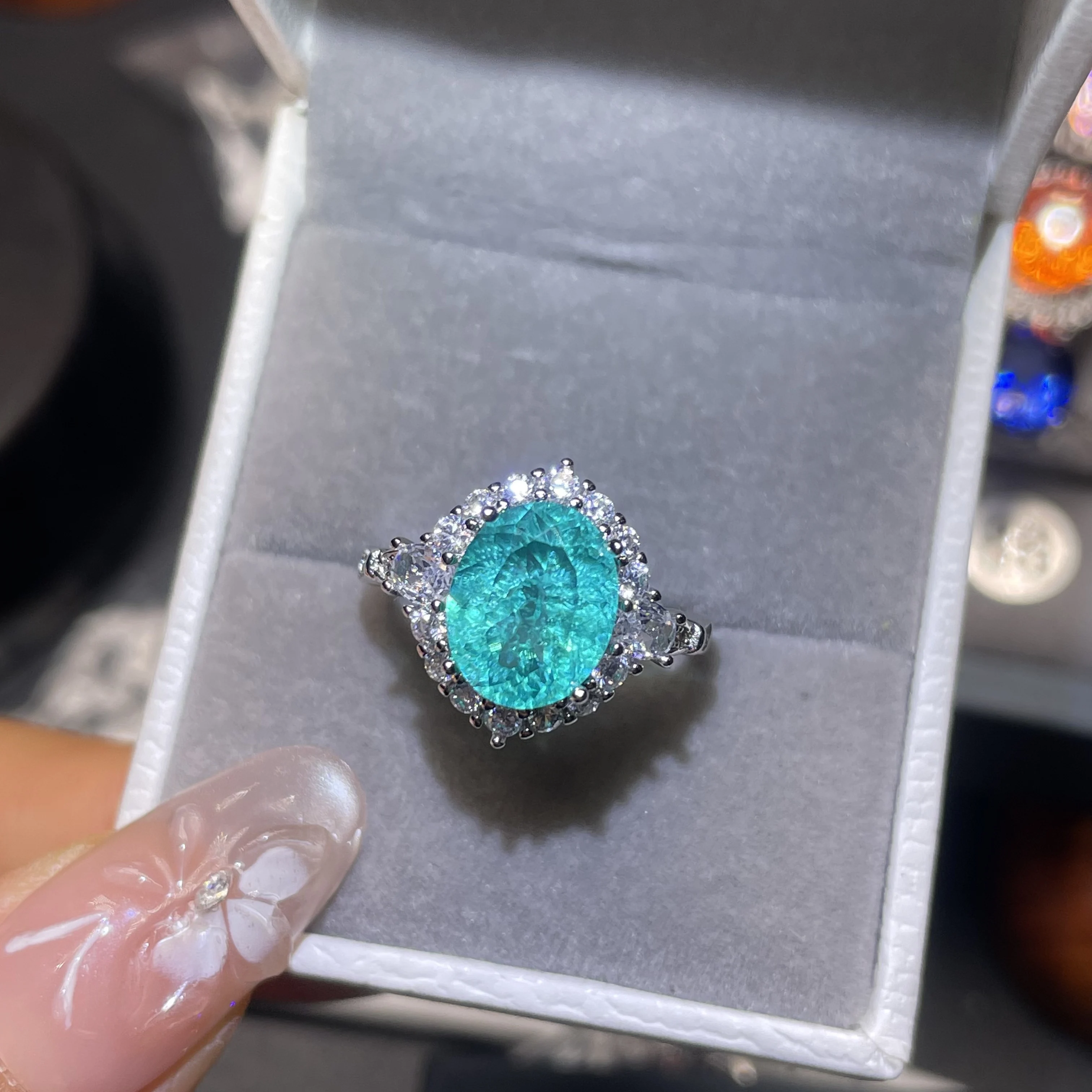 Anillo de plata de ley 925 con diseño de grietas de hielo de Paraiaba y un intrincado incrustado, ideal para pedir matrimonio, para bodas, para fiestas de lujo y otras ocasiones.