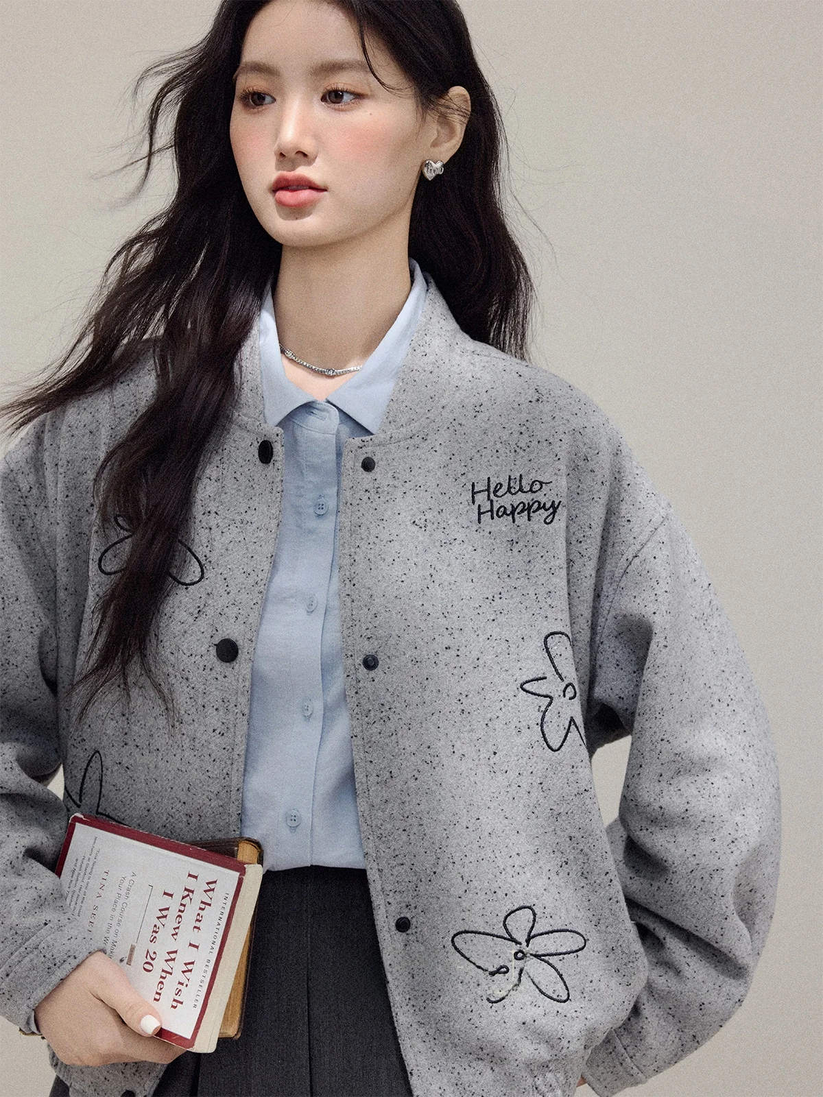 

Женская бейсбольная куртка с вышивкой в стиле преппи, модель Zhang Soda 2025, новая осенне-зимняя коллекция, модный студенческий стиль